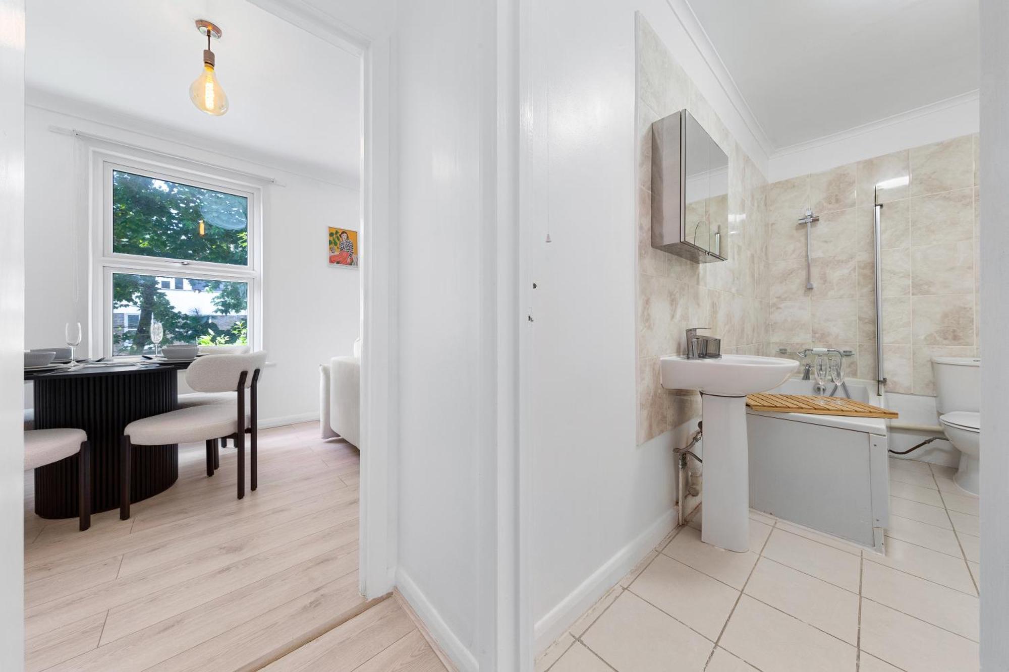 Stylish Flat Near Tower Bridge & Bridge Londra